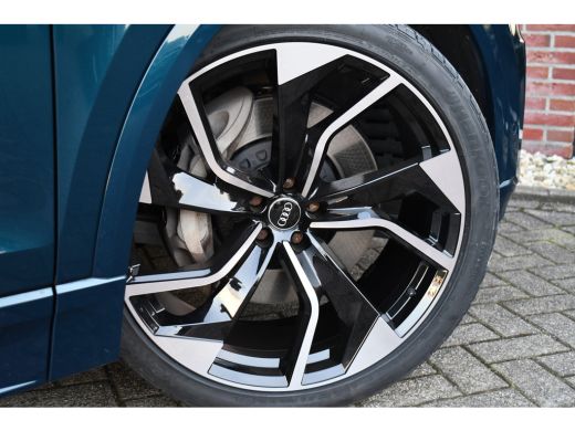 Audi Q8 55 TFSI e quattro S-Line S-zetels Pano Trekhaak B&O ACC Softclose ActivLease financial lease