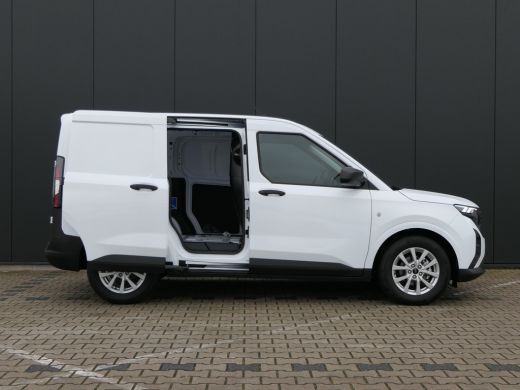 Ford Transit Courier 1.5 EcoBlue Trend | Trekhaak | Camera | Lichtmetalen Velgen | Schuifdeur | DAB | Cruise Control |... ActivLease financial lease