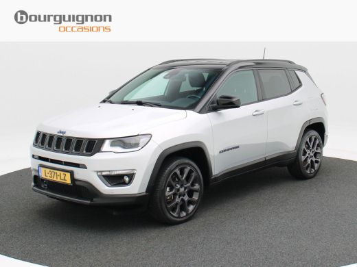 Jeep Compass 4xe 240 Plug-in Hybrid Electric S | Navigatie | Climate Control | Alpine audio | Stoelverwarming Jeep Compass 4xe 240 Plug-in Hybrid Electric S | Navigatie | Climate Control | Alpine audio | Stoelverwarming