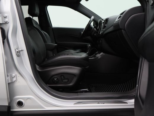 Jeep Compass 4xe 240 Plug-in Hybrid Electric S | Navigatie | Climate Control | Alpine audio | Stoelverwarming ActivLease financial lease
