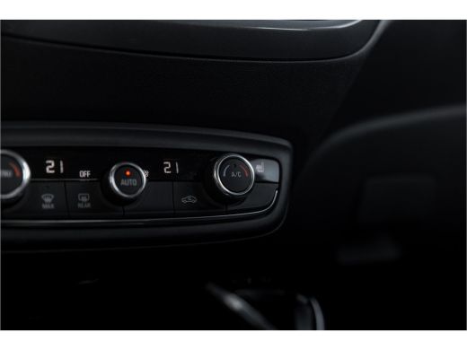 Opel Crossland 1.2 Turbo Elegance Automaat | Stoel- en stuurverwarming | Climate control | Camera ActivLease financial lease