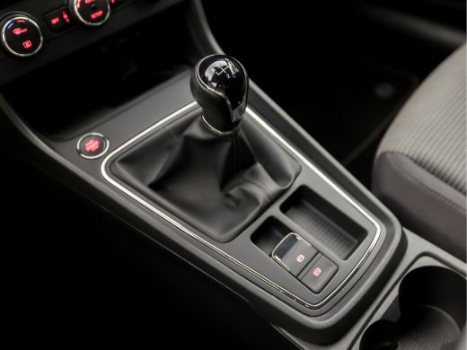 Seat León ST 1.0 TSI Sport (APPLE CARPLAY, NAVIGATIE, CLIMATE, CAMERA, KEYLESS, SPORTSTOELEN, GETINT GLAS, LAN... ActivLease financial lease