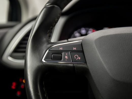Seat León ST 1.0 TSI Sport (APPLE CARPLAY, NAVIGATIE, CLIMATE, CAMERA, KEYLESS, SPORTSTOELEN, GETINT GLAS, LAN... ActivLease financial lease