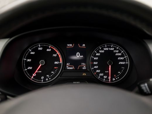 Seat León ST 1.0 TSI Sport (APPLE CARPLAY, NAVIGATIE, CLIMATE, CAMERA, KEYLESS, SPORTSTOELEN, GETINT GLAS, LAN... ActivLease financial lease