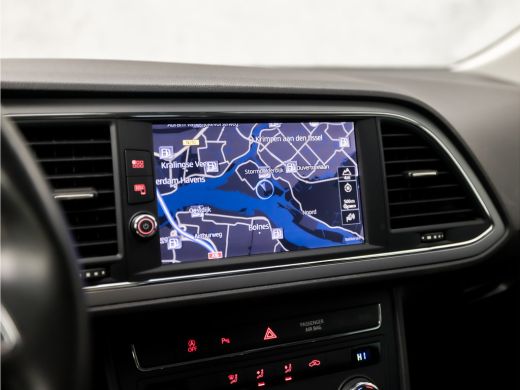 Seat León ST 1.0 TSI Sport (APPLE CARPLAY, NAVIGATIE, CLIMATE, CAMERA, KEYLESS, SPORTSTOELEN, GETINT GLAS, LAN... ActivLease financial lease