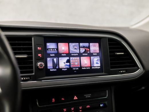 Seat León ST 1.0 TSI Sport (APPLE CARPLAY, NAVIGATIE, CLIMATE, CAMERA, KEYLESS, SPORTSTOELEN, GETINT GLAS, LAN... ActivLease financial lease