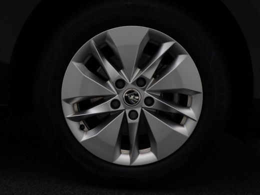 Skoda Octavia Combi 1.0 e-TSi 110 Pk Automaat Business Edition | Climate Control | Navigatie | Camera | LED | T... ActivLease financial lease