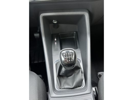 Volkswagen Caddy BPM VRIJ | 102 PK | Airco | Trekhaak | Apple Carplay | PDC achter ActivLease financial lease