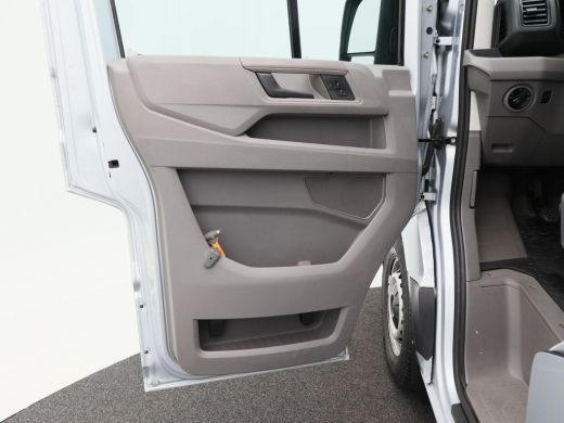 Volkswagen Crafter 35 2.0 TDi 140 Pk L3 DC Comfortline | Open Laadbak | 6 Zitplaatsen | Cruise Control | Privacy Gla... ActivLease financial lease