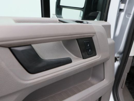 Volkswagen Crafter 35 2.0 TDi 140 Pk L3 DC Comfortline | Open Laadbak | 6 Zitplaatsen | Cruise Control | Privacy Gla... ActivLease financial lease