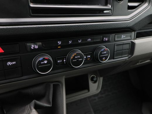 Volkswagen Crafter 35 2.0 TDi 140 Pk L3 DC Comfortline | Open Laadbak | 6 Zitplaatsen | Cruise Control | Privacy Gla... ActivLease financial lease