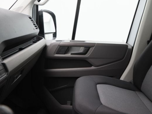 Volkswagen Crafter 35 2.0 TDi 140 Pk L3 DC Comfortline | Open Laadbak | 6 Zitplaatsen | Cruise Control | Privacy Gla... ActivLease financial lease
