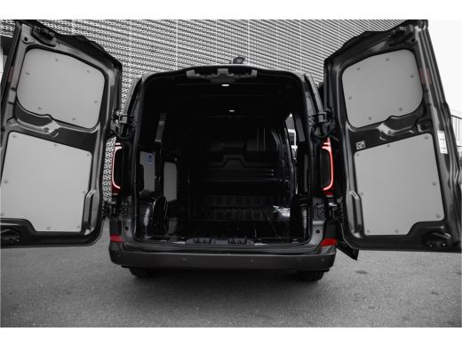 Volkswagen Transporter 2024 | Bulli | L1 | 170 pk Automaat | Digitaal Display ActivLease financial lease