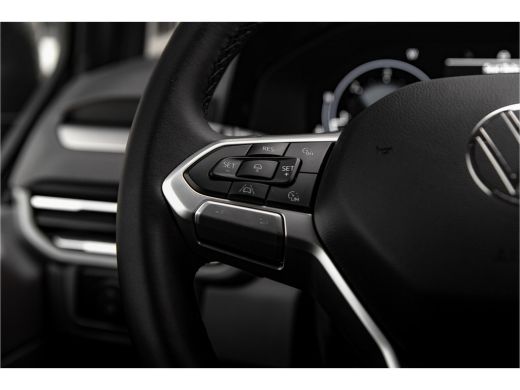 Volkswagen Transporter 2024 | Bulli | L1 | 170 pk Automaat | Digitaal Display ActivLease financial lease