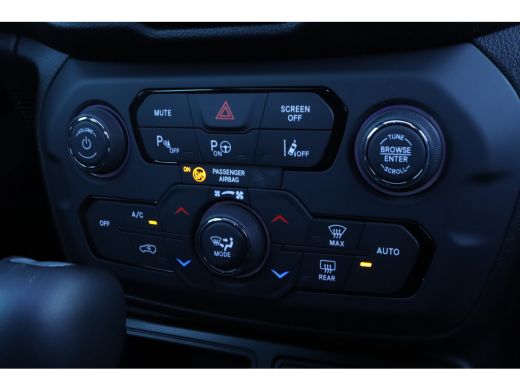 Jeep Renegade Jeep 1.5T e-Hybrid Summit | Pano | Stuur + Stoel verwarming | Camera | ACC | LED | PDC | Navi | C... ActivLease financial lease