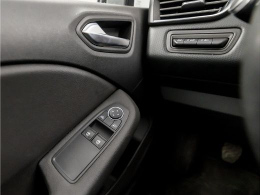 Renault Clio 1.0 TCe Sport (NIEUW MODEL, APPLE CARPLAY, GROOT NAVI, PARKEERSENSOREN, SPORTSTOELEN, CRUISE, LED... ActivLease financial lease