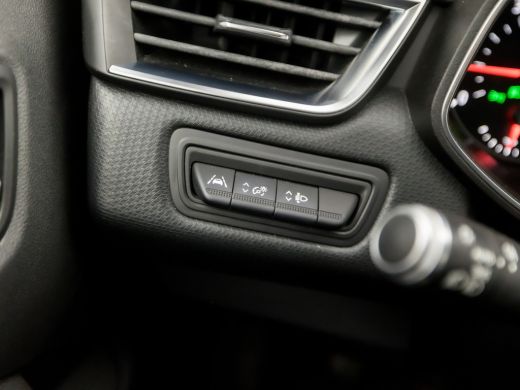 Renault Clio 1.0 TCe Sport (NIEUW MODEL, APPLE CARPLAY, GROOT NAVI, PARKEERSENSOREN, SPORTSTOELEN, CRUISE, LED... ActivLease financial lease