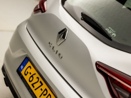 Renault Clio 1.0 TCe Sport (NIEUW MODEL, APPLE CARPLAY, GROOT NAVI, PARKEERSENSOREN, SPORTSTOELEN, CRUISE, LED... ActivLease financial lease