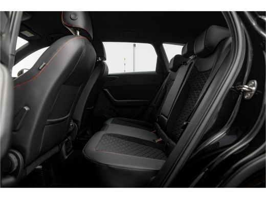 Seat Ateca 1.5 TSI FR Business Intense | Stoel + Stuur verw. | Keyless | 19 inch | Camera | Navi | ActivLease financial lease