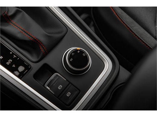 Seat Ateca 1.5 TSI FR Business Intense | Stoel + Stuur verw. | Keyless | 19 inch | Camera | Navi | ActivLease financial lease