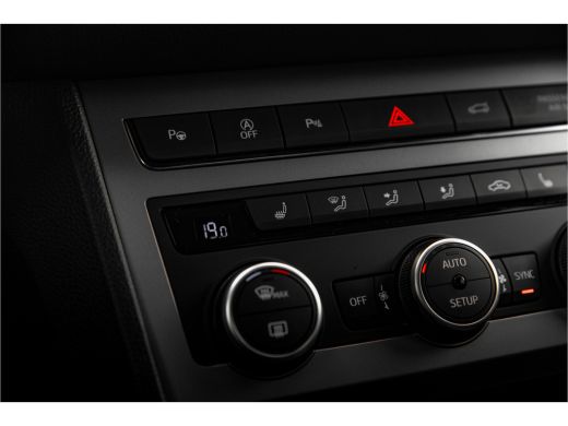 Seat Ateca 1.5 TSI FR Business Intense | Stoel + Stuur verw. | Keyless | 19 inch | Camera | Navi | ActivLease financial lease