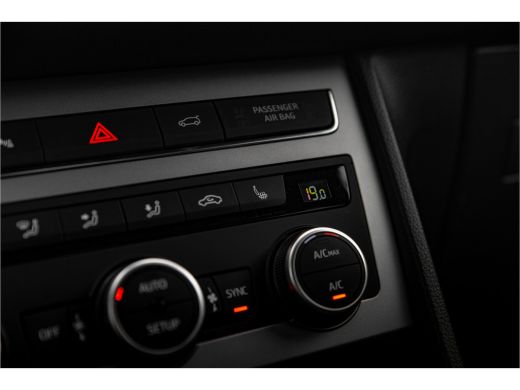 Seat Ateca 1.5 TSI FR Business Intense | Stoel + Stuur verw. | Keyless | 19 inch | Camera | Navi | ActivLease financial lease