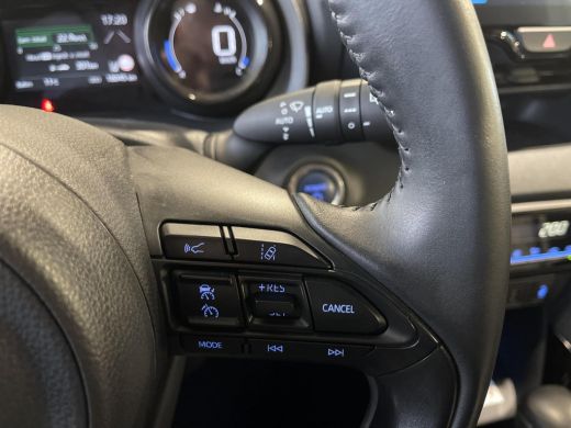 Toyota Yaris 1.5 Hybrid Executive ActivLease financial lease