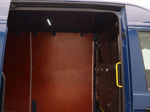 Volkswagen Crafter 35 2.0 TDi 140 Pk L5H3 | Cruise Control | Achterruitrijcamera | Apple CarPlay | Elektrische/verwa... ActivLease financial lease