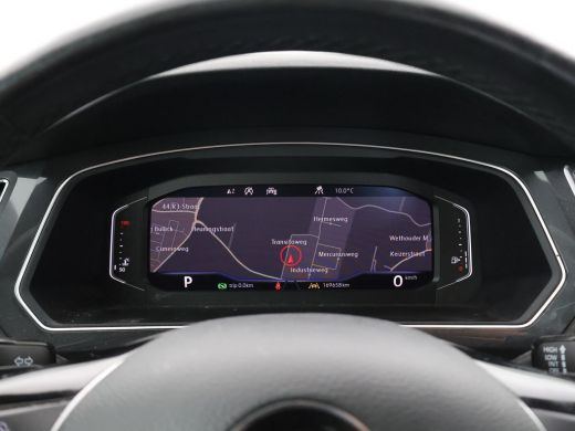 Volkswagen Tiguan Allspace 1.5 TSI DSG R-LINE + VIRTUAL COCKPIT | LEDER | WEGKL. TREKHAAK | DYNAUDIO | ADAPTIVE CRUISE ActivLease financial lease