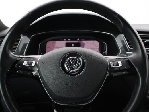 Volkswagen Tiguan Allspace 1.5 TSI DSG R-LINE + VIRTUAL COCKPIT | LEDER | WEGKL. TREKHAAK | DYNAUDIO | ADAPTIVE CRUISE ActivLease financial lease