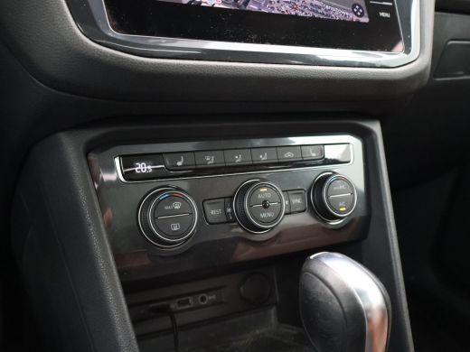 Volkswagen Tiguan Allspace 1.5 TSI DSG R-LINE + VIRTUAL COCKPIT | LEDER | WEGKL. TREKHAAK | DYNAUDIO | ADAPTIVE CRUISE ActivLease financial lease