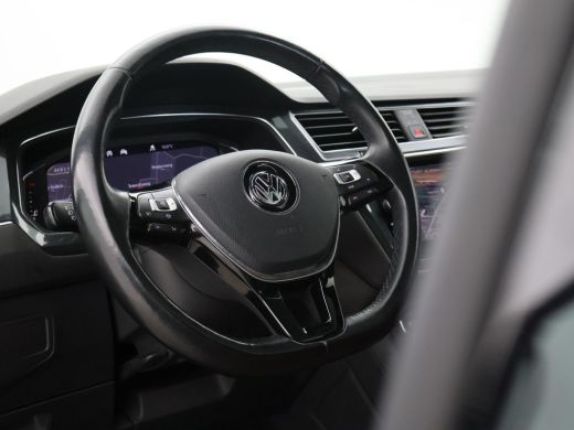 Volkswagen Tiguan Allspace 1.5 TSI DSG R-LINE + VIRTUAL COCKPIT | LEDER | WEGKL. TREKHAAK | DYNAUDIO | ADAPTIVE CRUISE ActivLease financial lease
