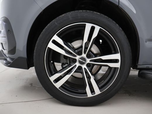 Volkswagen Transporter 2.0 TDI L2H1 + LED | 20 INCH LMV | TREEPLANKEN | APPLE CARPLAY | TREKHAAK ActivLease financial lease