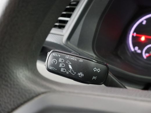 Volkswagen Transporter 2.0 TDI L2H1 + LED | 20 INCH LMV | TREEPLANKEN | APPLE CARPLAY | TREKHAAK ActivLease financial lease