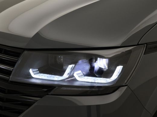 Volkswagen Transporter 2.0 TDI L2H1 + LED | 20 INCH LMV | TREEPLANKEN | APPLE CARPLAY | TREKHAAK ActivLease financial lease