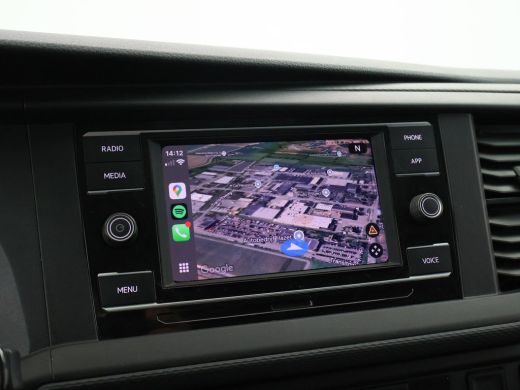 Volkswagen Transporter 2.0 TDI L2H1 + LED | 20 INCH LMV | TREEPLANKEN | APPLE CARPLAY | TREKHAAK ActivLease financial lease
