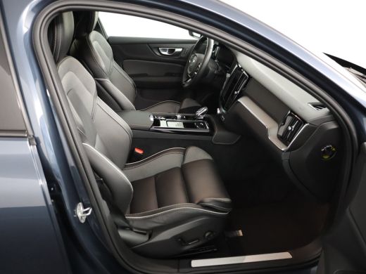 Volvo  V60 Volvo T6 AWD Plus Dark | Adaptieve cruise control incl. BLIS | Standkachel |Stoel & stuurwielverw... ActivLease financial lease
