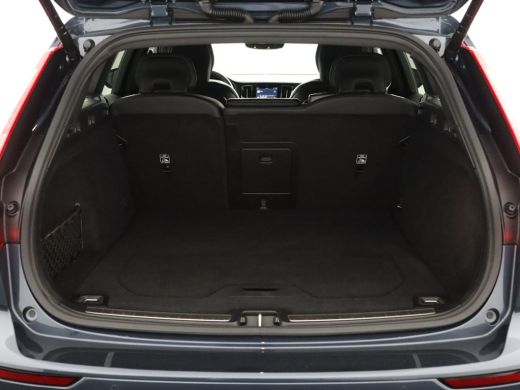 Volvo  V60 Volvo T6 AWD Plus Dark | Adaptieve cruise control incl. BLIS | Standkachel |Stoel & stuurwielverw... ActivLease financial lease