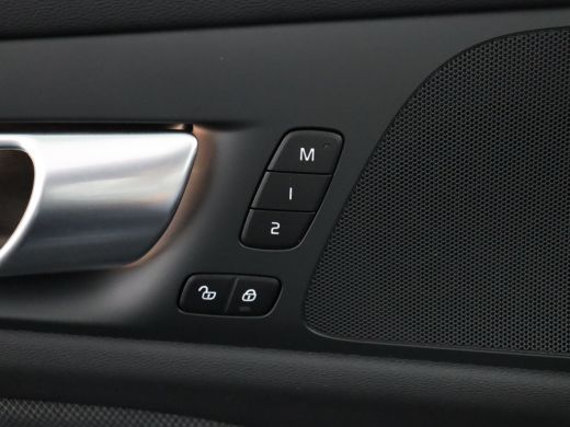 Volvo  V60 Volvo T6 AWD Plus Dark | Adaptieve cruise control incl. BLIS | Standkachel |Stoel & stuurwielverw... ActivLease financial lease