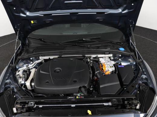 Volvo  V60 Volvo T6 AWD Plus Dark | Adaptieve cruise control incl. BLIS | Standkachel |Stoel & stuurwielverw... ActivLease financial lease