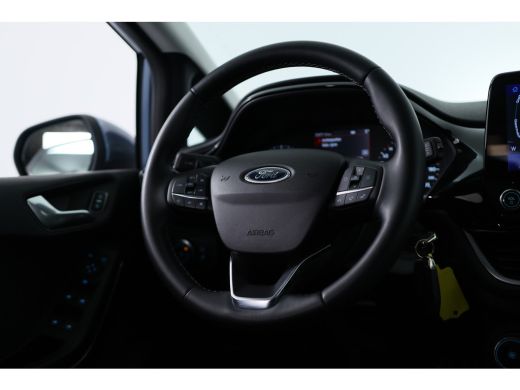 Ford Fiesta 1.0 EcoBoost Hybrid Titanium | LED | Navigatie | Airco | Parkeersensoren | Keyles | Cruise | DAB ActivLease financial lease