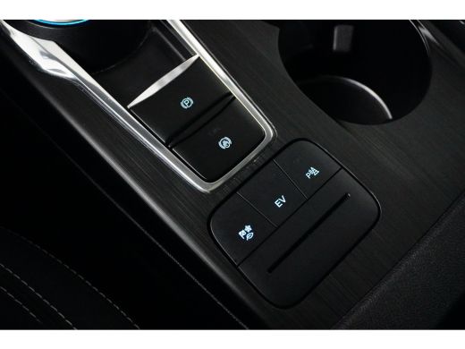 Ford Kuga 2.5 PHEV Titanium | Wegklap Trekhaak | Pano-Dak | Elektr. Achterklep | Camera | Winter-Pack | Stu... ActivLease financial lease