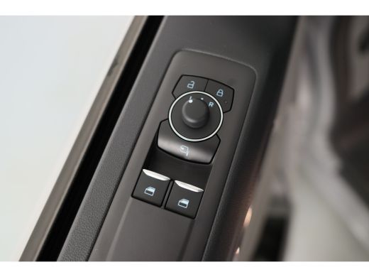 Ford Transit Custom 320 2.0 TDCI 136 pk L2H1 Limited Automaat | € 5.330,- Voorraad Voordeel | Achteruitrijcamera | Ap... ActivLease financial lease