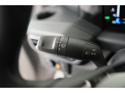 Ford Transit Custom 320 2.0 TDCI 136 pk L2H1 Limited Automaat | € 5.330,- Voorraad Voordeel | Achteruitrijcamera | Ap... ActivLease financial lease