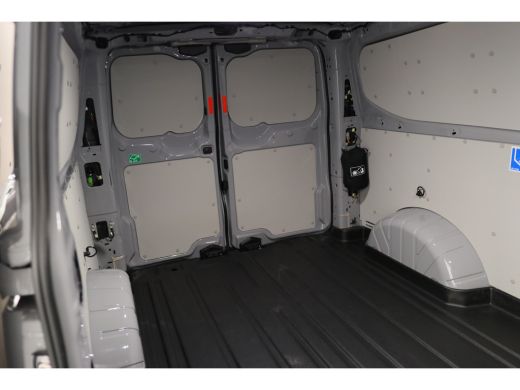 Ford Transit Custom 320 2.0 TDCI 136 pk L2H1 Limited Automaat | € 5.330,- Voorraad Voordeel | Achteruitrijcamera | Ap... ActivLease financial lease