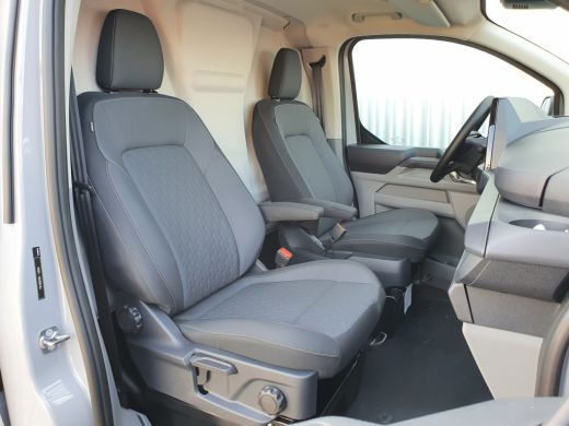 Ford Transit Custom 320 2.0 TDCI 136 pk L2H1 Limited Automaat | € 5.330,- Voorraad Voordeel | Achteruitrijcamera | Ap... ActivLease financial lease