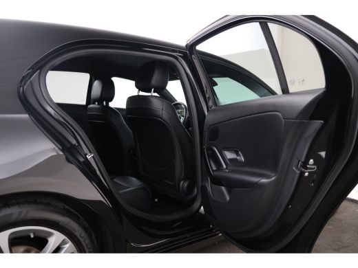 Mercedes A-Klasse 180 d Premium Plus Automaat, Half leder, Camera, Navigatie, ActivLease financial lease