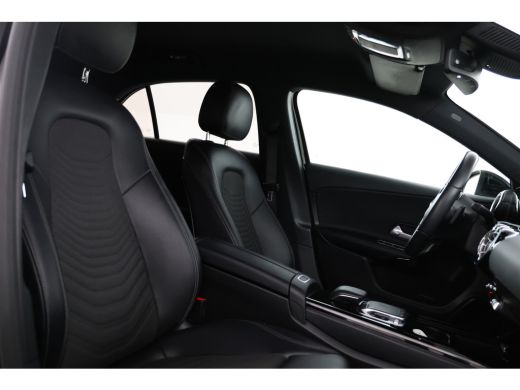 Mercedes A-Klasse 180 d Premium Plus Automaat, Half leder, Camera, Navigatie, ActivLease financial lease