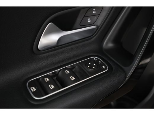 Mercedes A-Klasse 180 d Premium Plus Automaat, Half leder, Camera, Navigatie, ActivLease financial lease