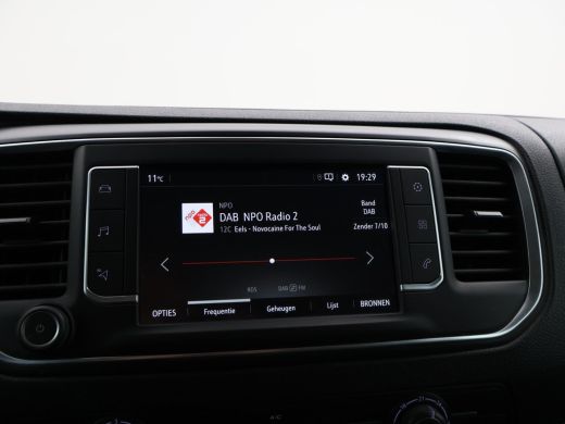 Opel Vivaro 2.0 CDTI 150 PK L2H1 INNOVATION + TREEPLANKEN | LMV | APPLE CARPLAY | CAMERA | TREKHAAK ActivLease financial lease